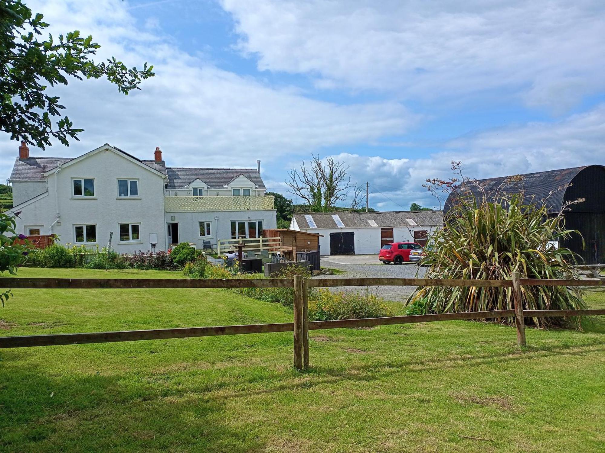 Pantysgyfarnog Near Carmarthenshire Pembrokeshire Hotel Exterior foto